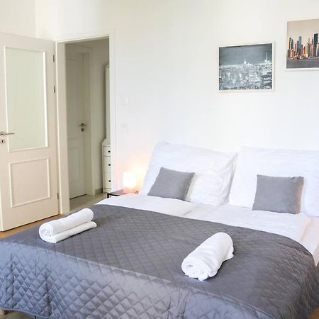 Rose Suites And Rooms Prague Exterior photo
