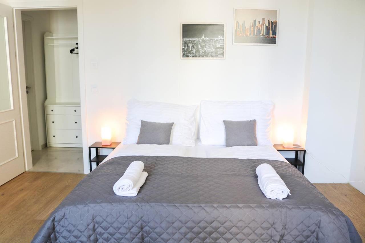 Rose Suites And Rooms Prague Exterior photo