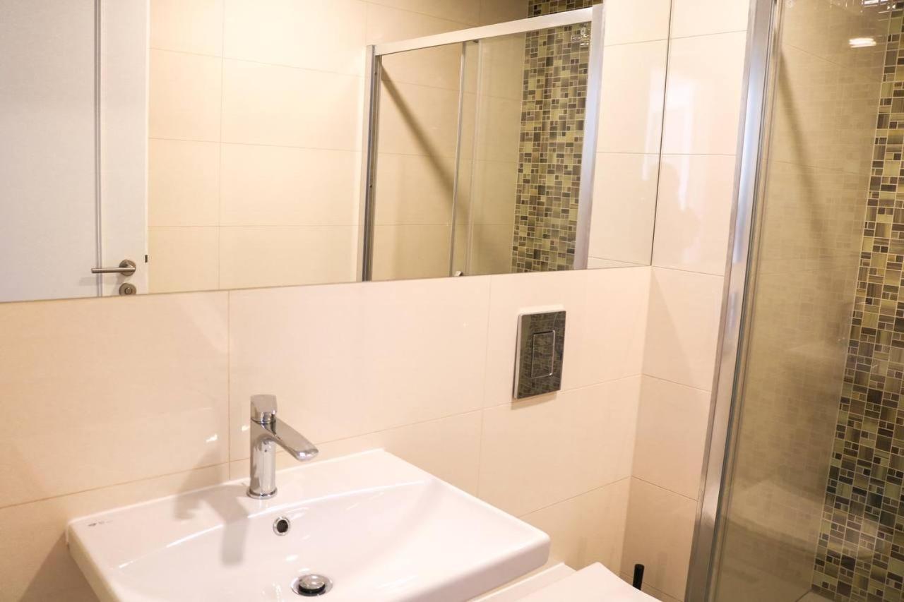 Rose Suites And Rooms Prague Exterior photo
