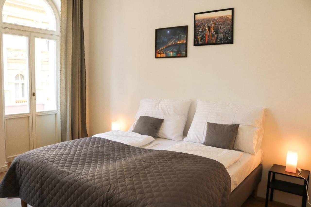 Rose Suites And Rooms Prague Exterior photo